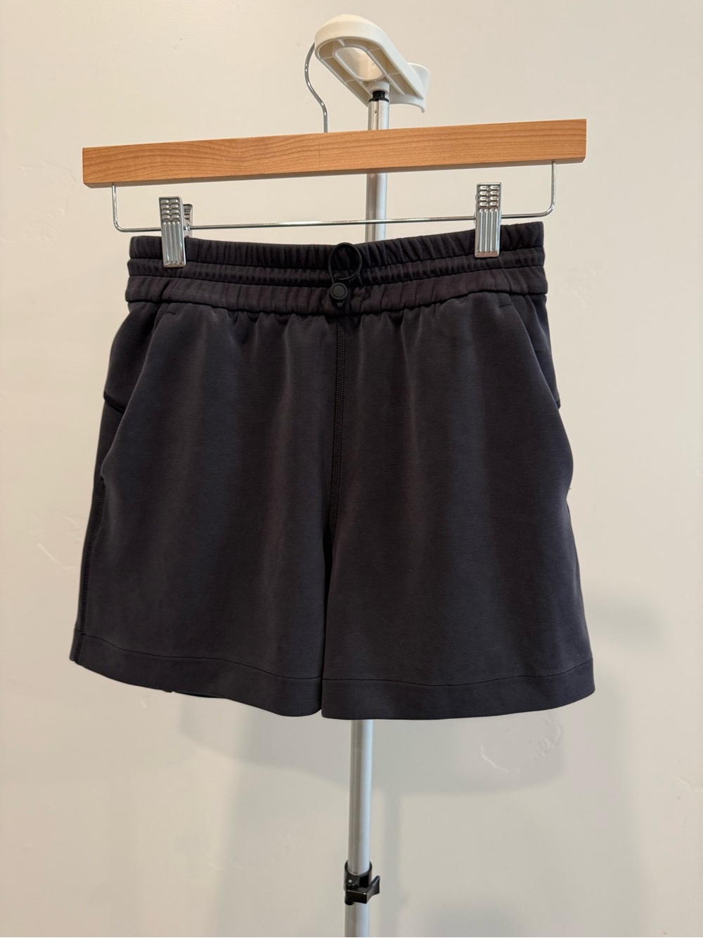 Lululemon Women’s Black Drawstring Shorts size 2